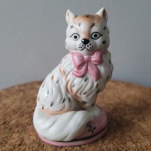 Cat Figurine Franklin Mint Porcelain Design 1986